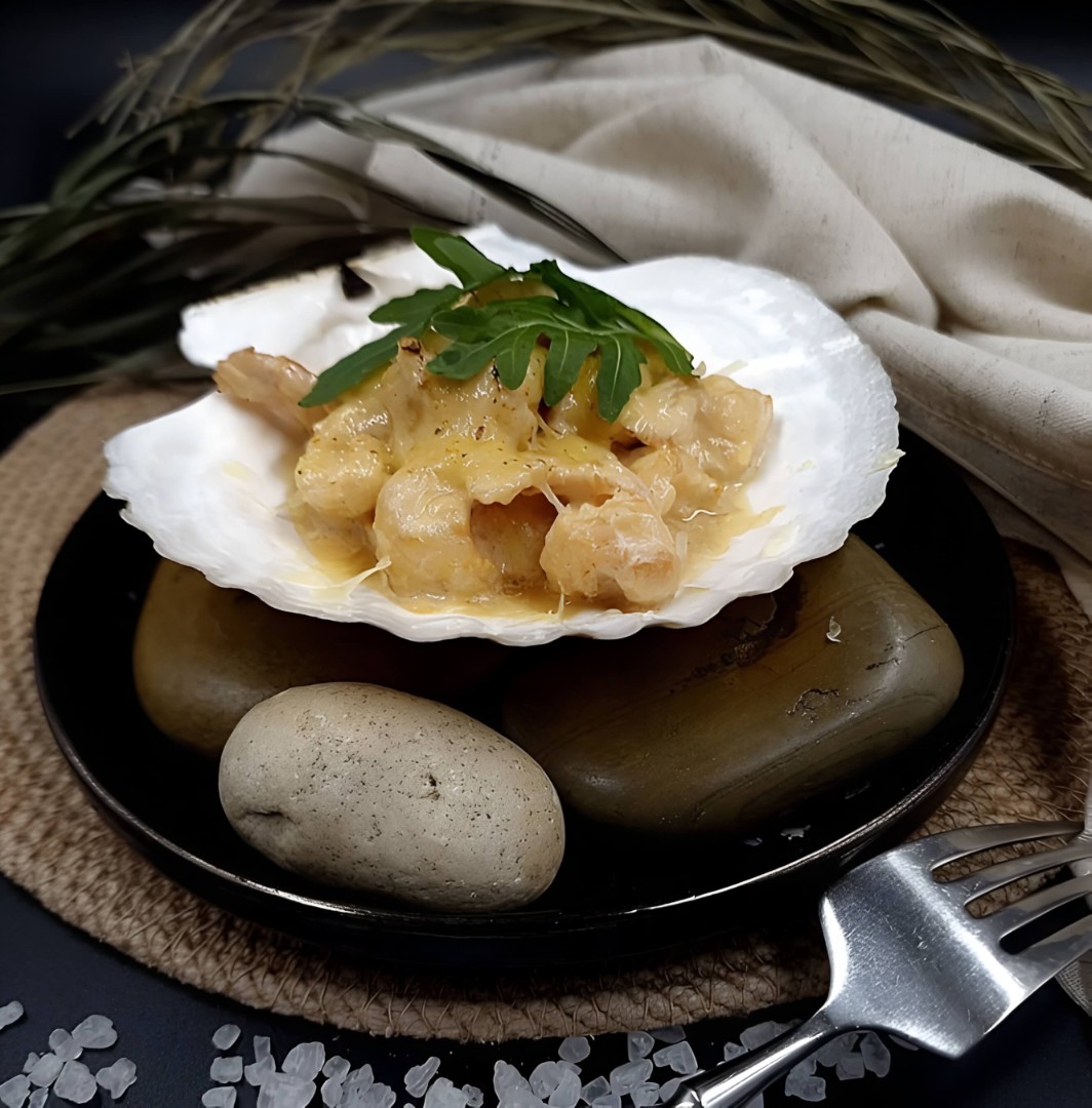 Кокиль из креветок под сыром пармезан