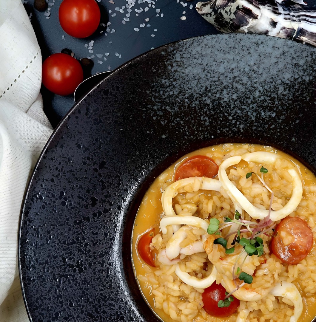 Ризотто с морепродуктами в соусе Том Ям