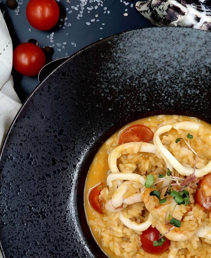 Ризотто с морепродуктами в соусе Том Ям