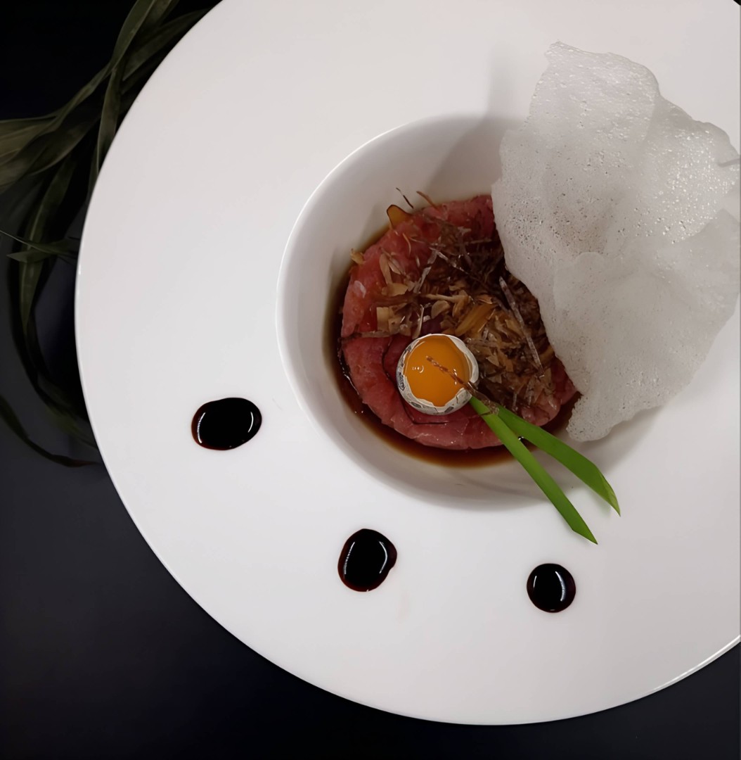 Тар тар из тунца с авокадо