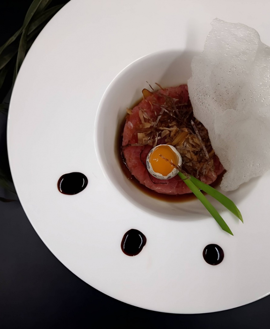 Тар тар из тунца с авокадо